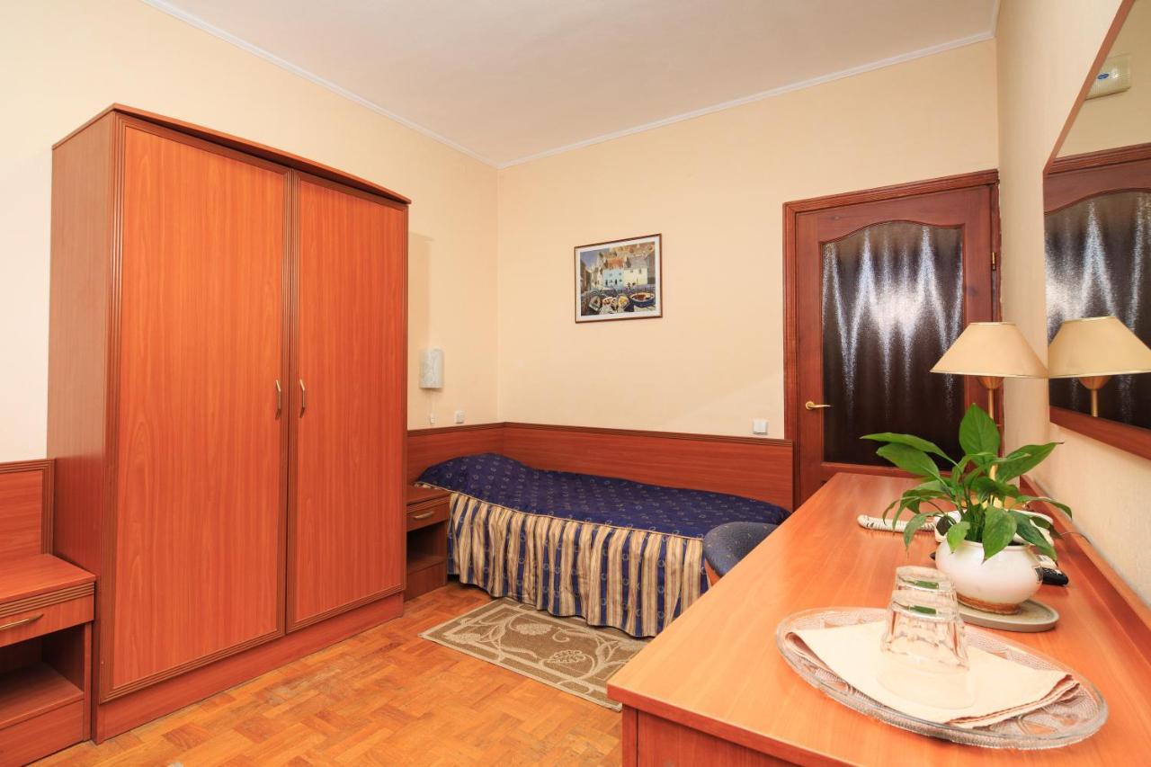Zhayvir Hotel Kyiv Exterior photo