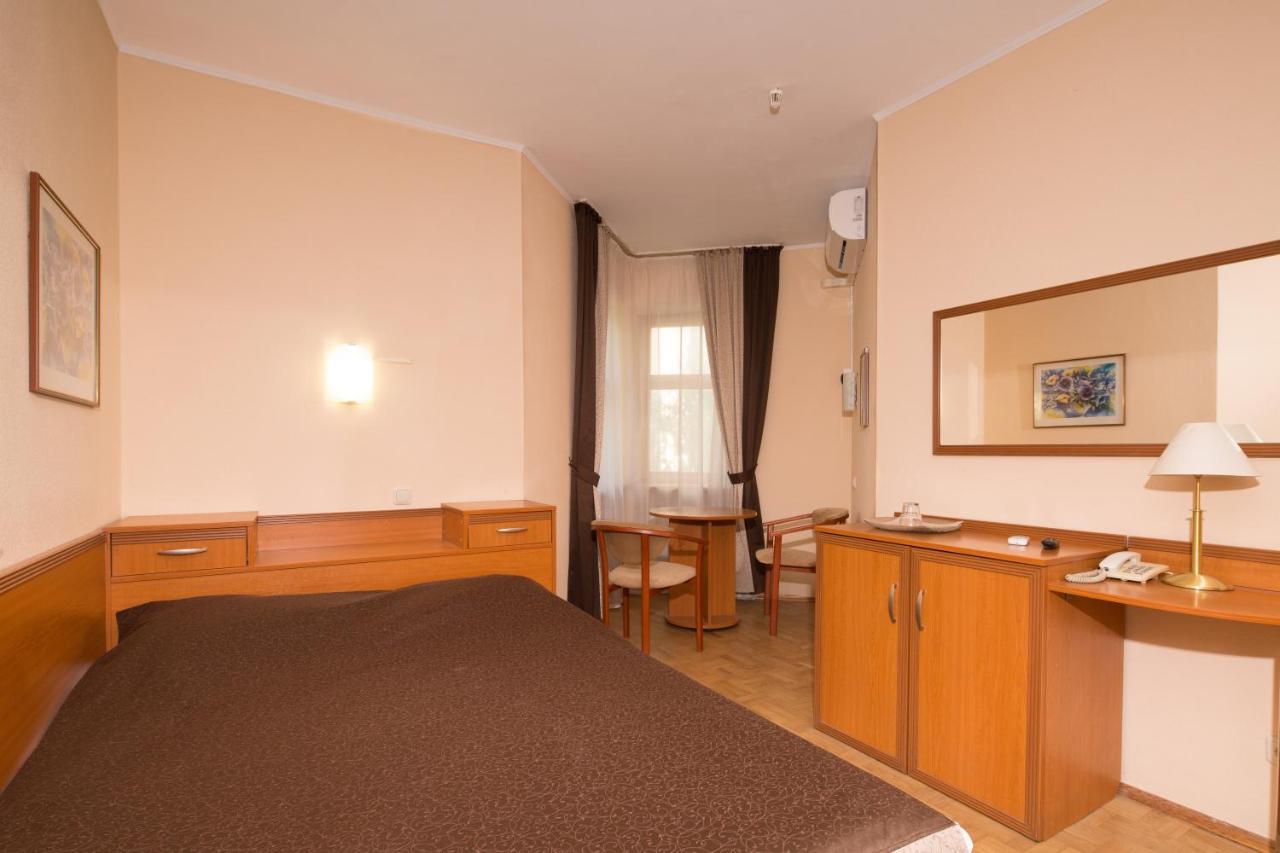 Zhayvir Hotel Kyiv Exterior photo